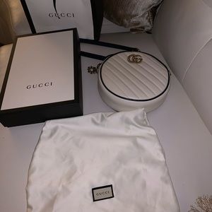 Gucci
GG Marmont Mini Round Shoulder Bag